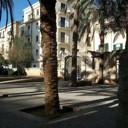 Giardino Dell’alloro - Locazioni Turistiche Bed & Breakfast 3*