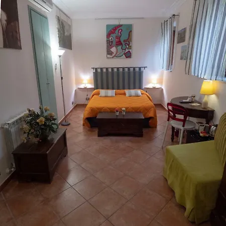Giardino Dell’alloro - Locazioni Turistiche 3*