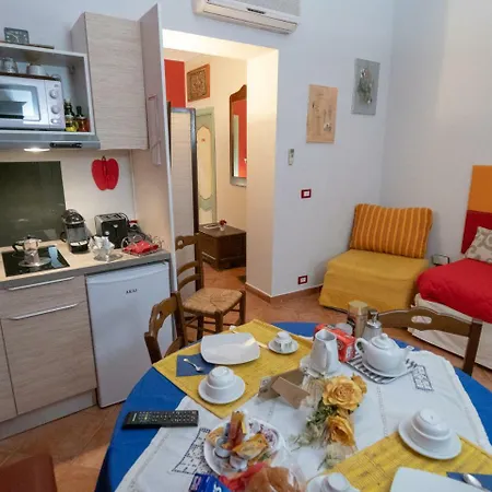 Giardino Dell’alloro - Locazioni Turistiche 3*