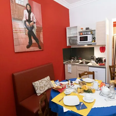 Giardino Dell’alloro - Locazioni Turistiche Bed & Breakfast 3*